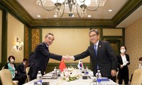 中国和韩国重申发展双边关系的重要性