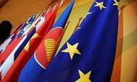 欧盟和东盟举行峰会以发展供应链
