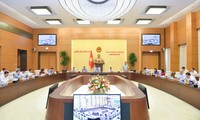 越南国会常委会向厉行节约反对浪费最高监督报告提供意见