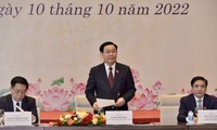越南国会主席王庭惠：把出版业建设成为文化产业的重要组成部分