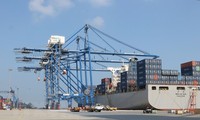海防新港国际集装箱港迎来第 100万个标准箱