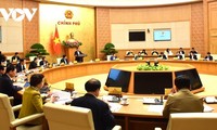 越南政府总理范明政主持11月政府工作例会