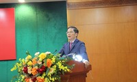 越共中央经济委员会2022年工作总结会议举行