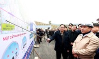 政府总理范明政视察北南高速公路东线项目