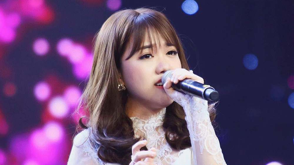 年轻音乐家、女歌手冯庆玲演唱的歌曲
