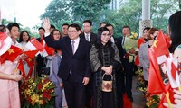 越南政府总理范明政开始对新加坡进行正式访问