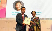 越南一名医生获得亚太眼科学会杰出防盲服务奖