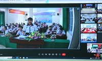 越南海上警察第四区向学生们传播对海洋岛屿的热爱