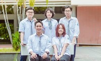 越南河内阿姆斯特丹专长高中学生在微软青少年“创新杯”上获奖