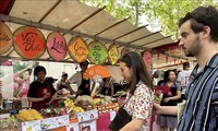 越南美食节在法国巴黎举行