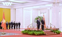 中国国务院总理李强主持仪式欢迎范明政总理正式访华