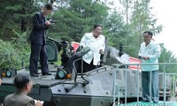 朝鲜领导人要求提高导弹生产能力