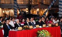 越南国家主席出席已故国家主席孙德胜诞辰135周年纪念活动