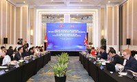 《越英自贸协定》贸易委员会举行第二次会议