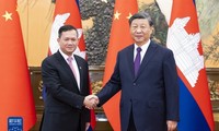 中国领导人与柬埔寨首相举行会谈