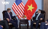 越南政府总理范明政会见美国总统气候问题特使克里