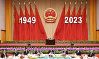 中国国家主席习近平要求克服挑战，实现2023年经济目标