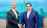越南政府总理范明政会见印度外长