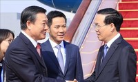 越南国家主席武文赏及其代表团抵达北京 出席第三届“一带一路”国际合作高峰论坛