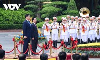 越南国家主席武文赏与蒙古国总统呼日勒苏赫举行会谈