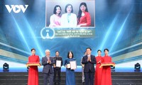 越南之声广播电台4部作品荣获第四届全国防腐败、反腐败反消极新闻奖