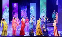 2024年奥黛周启动仪式暨越南奥黛香色艺术晚会在河内举行