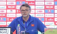 越南足协终止与菲利普·特鲁西埃教练的合同