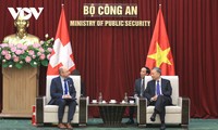 加强越南公安部与瑞士执法机构的合作关系
