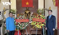 在国外举行纪念胡志明主席诞辰活动