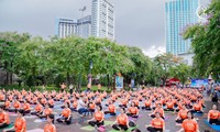 2024年夏季瑜伽节吸引来自世界各国的大量瑜伽爱好者参与