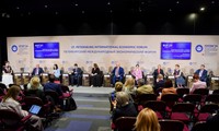 第27届圣彼得堡国际经济论坛开幕