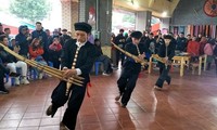 老街省北河县和新马街县赫蒙族同胞独具特色的舞蹈
