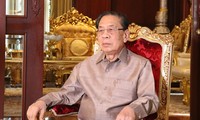 阮富仲总书记的经验对老挝党和国家来说极其宝贵