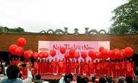 Hari Sajak Vietnam ke-10 diadakan di Kuil Sastra Van Mieu – Quoc Tu Giam