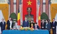 Vietnam dan Belgia menanda-tangani banyak kontrak kerjasama