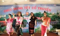 Menyelenggarakan Hari Raya Tahun Baru Tradisional empat negara Laos, Thailand, Kamboja dan Myanmar