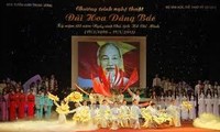 Program Kesenian “Bunga yang disampaikan kepada Presiden Ho Chi Minh”