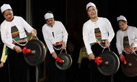 Mengumumkan dan menyosialisasikan aset budaya kerakyatan semua etnis Vietnam