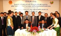 Memperkuat kerjasama antara dua Kementerian Keuangan Vietnam dan Laos