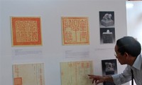 Pembukaan pameran “Pengesahan Raja atas naskah Dinasti Nguyen 1802-1845”