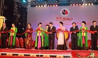 Presiden Truong Tan Sang menghadiri acara peringatan ultah ke-55  Terbentuknya Asosiasi Seni Panggung Vietnam