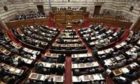 Parlemen Yunani mengesahkan anggaran keuangan tahun 2013