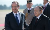 Presiden Perancis melaksanakan kunjungan bersejarah di Aljazair