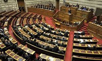 Yunani memenuhi persyaratan yang penting untuk menerima bantuan keuangan