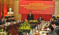 Departemen Ekonomi Komite Sentral melakukan temu kerja dengan Grup Permigasan Vietnam