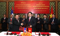 Kemhan Vietnam dan Kemhan Laos menanda-tangani rencana kerjasama 2013