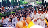 Provinsi Quang Tri mengadakan mega upacara mendoakan arwah dan mendoakan negara damai, rakyatnya tenteram