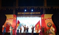 Aktivitas peringatan ultah ke-38 Hari Pembebasan Vietnam Selatan, Penyatuan Tanah Air
