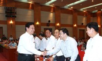 PM Nguyen Tan Dung melakukan kontak dengan pemilih kota Hai Phong