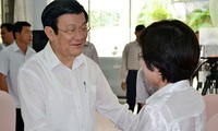 Presiden Vietnam Truong Tan Sang melakukan kontak dengan pemilih kota Ho Chi Minh